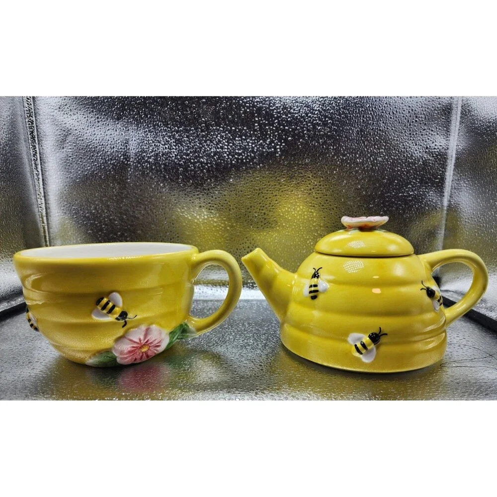 Certified International Beehive Teapot & Cup Combo 3D Bees &Flower Design(READ)